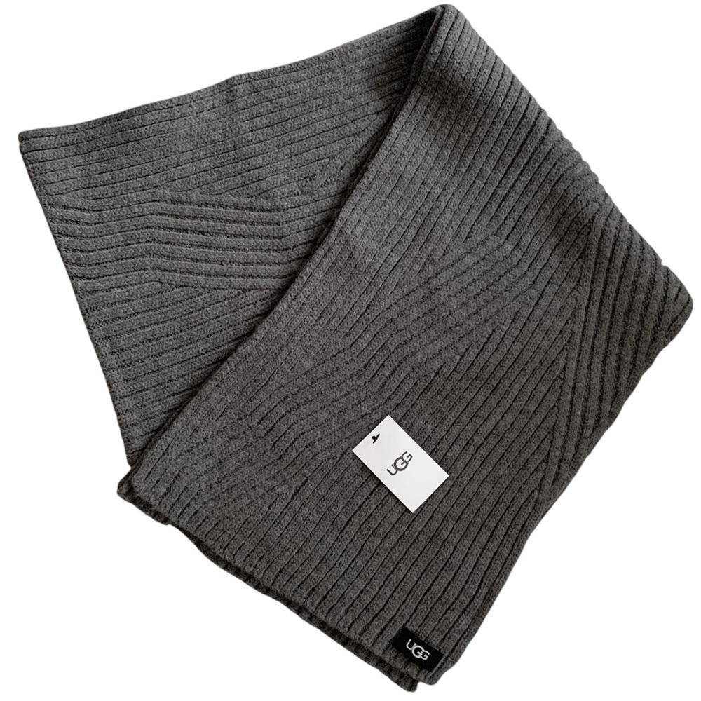 UGG Rib-Knit Scarf! - Picture 2 of 6